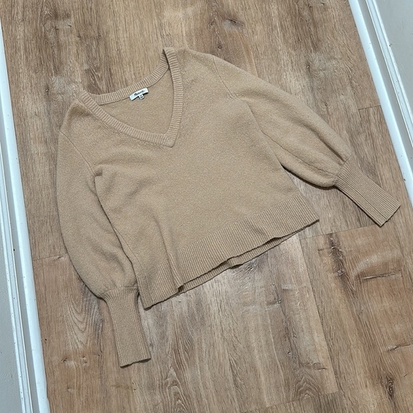 MADEWELL | Dashwood V-Neck Sweater in Coziest Yarn - Picture 5 of 7